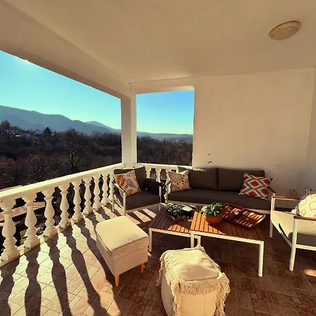 алекс къпиновски манастир Villa