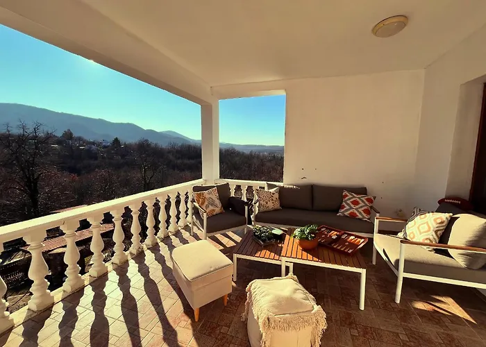 алекс къпиновски манастир Villa